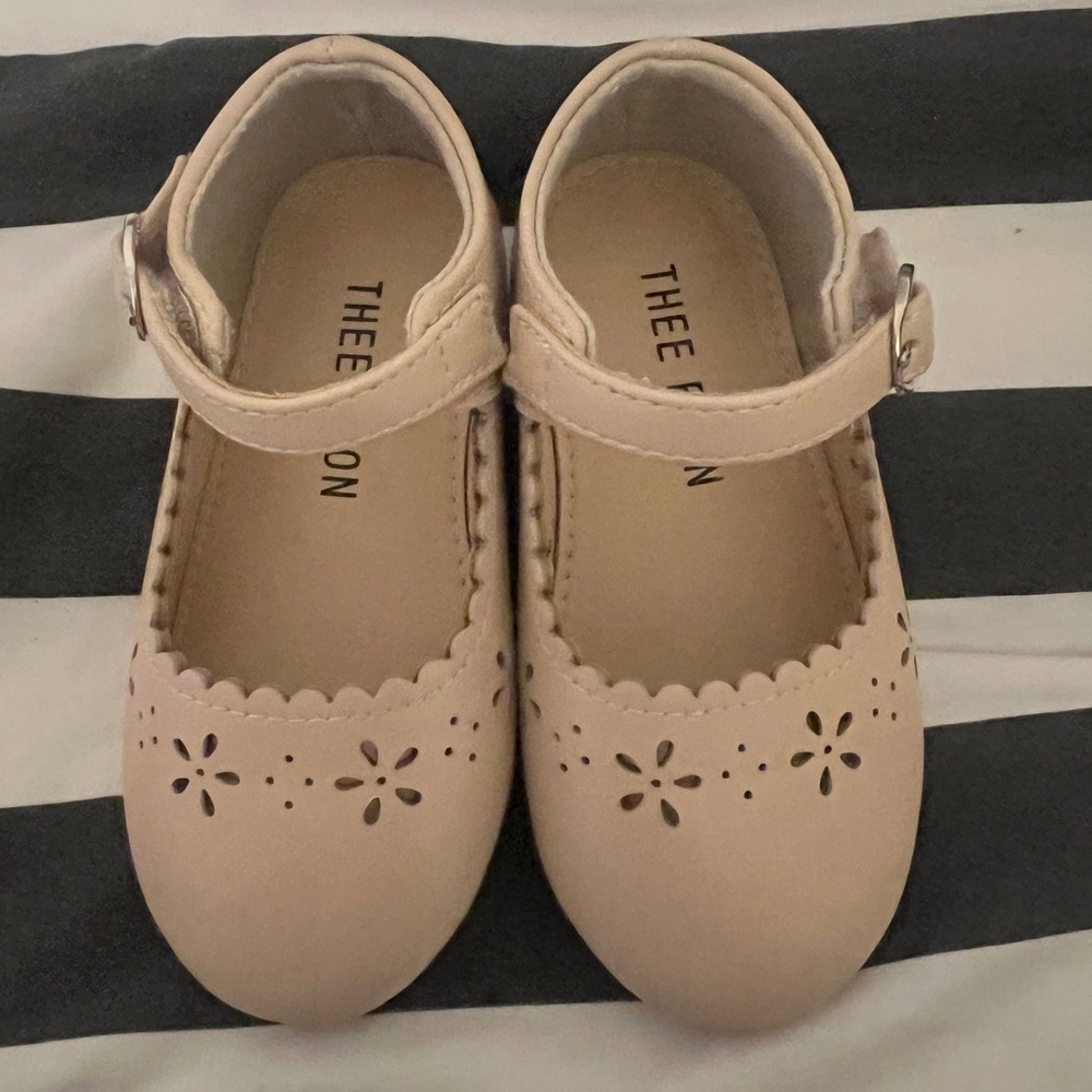 Cream Kids Shoes
